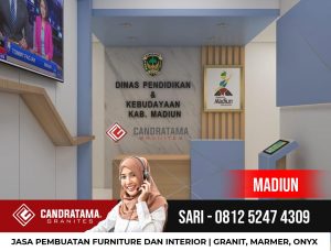 Desain interior backdrop resepsionis puskesmas,Desain interior backdrop kantor pelayanan,Desain interior backdrop kantor minimalis, backdrop meja resepsionis kantor pelayanan